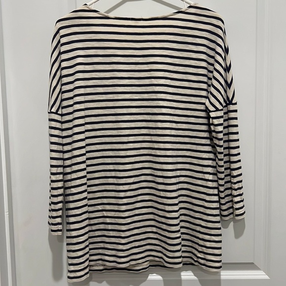 J Crew Women’s Long Sleeve Navy Blue and White Striped Tee Women’s Size S Small - Picture 2 of 3